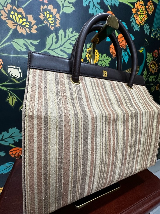 Vintage 1970s Bally Leather Lined Embossed Leather Tote - Picture 8 of 15